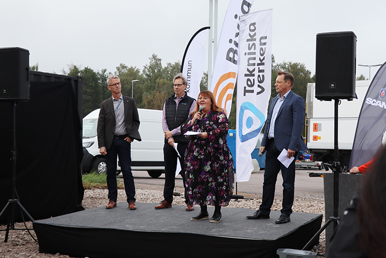 MSE, Tekniska verken, Mjölby kommun och Scania berättar om eventet på scen.